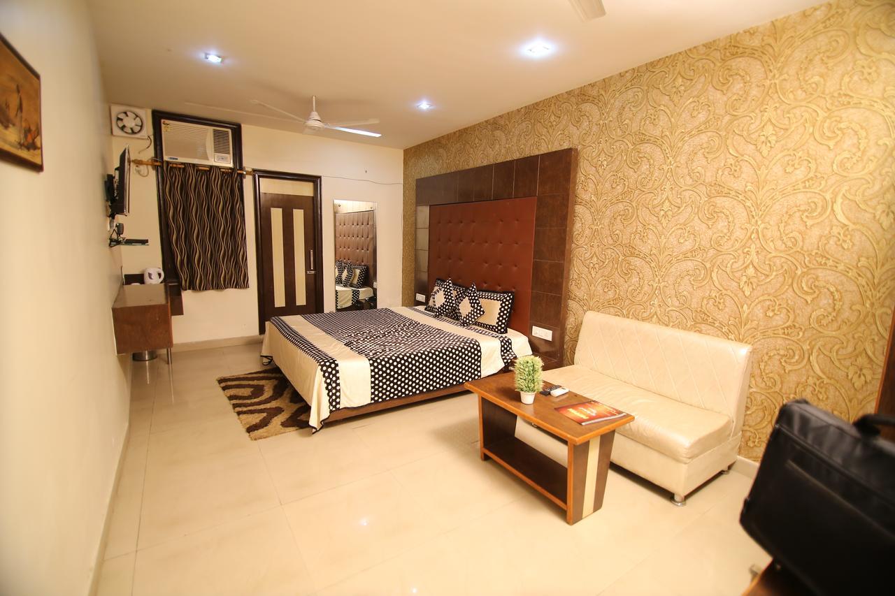 Hotel Pappan Plaza Palwal Dış mekan fotoğraf